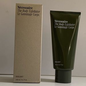 Necessaire Body Exfoliator.